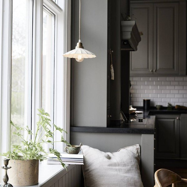 PR Home Závesné svietidlo Ester, biela, Ø 24 cm, železná zástrčka, Biela / opálová, Obývacia izba / jedáleň, kov, Vintage, Závesné svietidlo