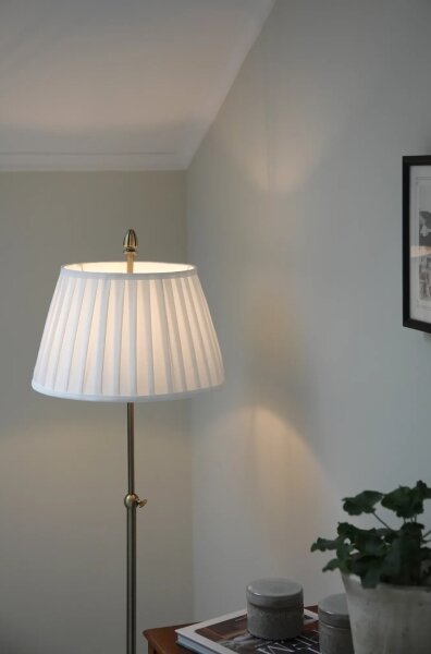 Markslöjd 108972 - Stojacia lampa OXFORD 1xE14/40W/230V biela/mosadz