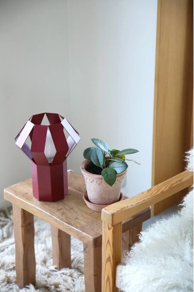 Markslöjd 109150 - Stolná lampa OCTA 1xE27/60W/230V vínová