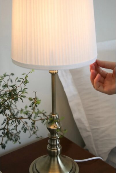 Markslöjd 108970 - Stolná lampa NOBLE 1xE14/40W/230V 66 cm biela/mosadz