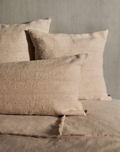 Ferm Living Vankúš Nettle Long, natural