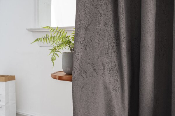 Zatemňovací záves DUNES VELVET 140x250 cm, tmavě šedý Zavesenie: Kovové krúžky