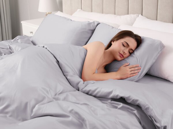 Biante Saténové posteľné obliečky ST-002 Svetlo sivé Jednolôžko 140x200 a 70x90 cm