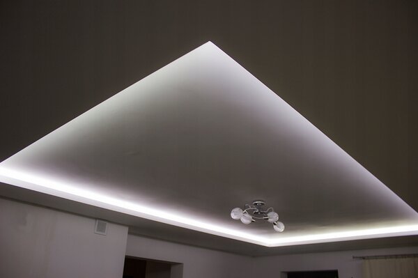 ECOLIGHT LED pásik - SMD 2835 - 5m - 600/5m - 9,6 W/m - IP20 - studená biela