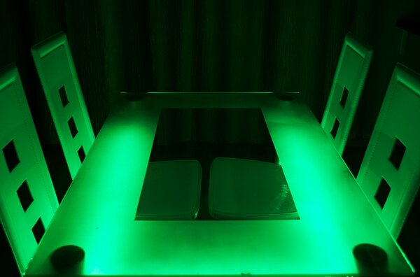 ECOLIGHT LED pásik - SMD 2835 - 5m - 60LED/m - 4,8 W/m - zelený - IP20 - s konektorom