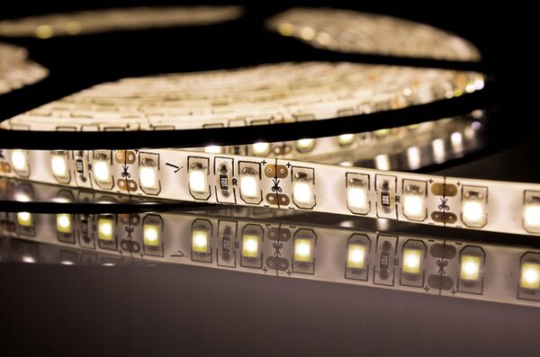 ECOLIGHT LED pásik - SMD 2835 - 5 m - 60 LED/m - 10,8 W/m - 24V - IP65 - neutrálna biela