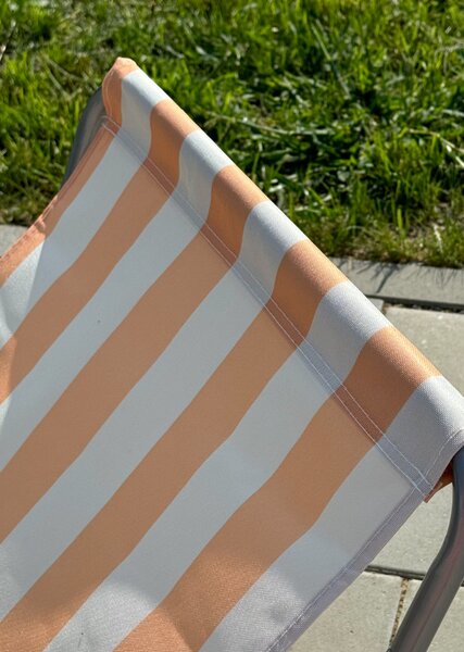 Skladacie plážové ležadlo SAND, tmavo sivé pruhy