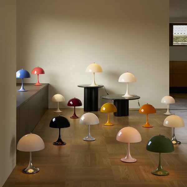 Prenosná lampa Panthella 250, Opal beige – Louis Poulsen
