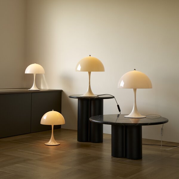 Prenosná lampa Panthella 250, Opal beige – Louis Poulsen