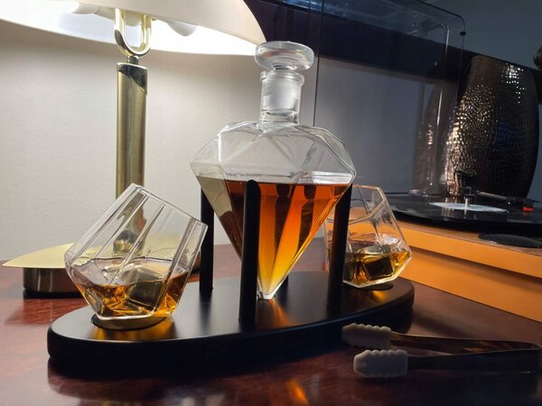 Darčeková sada na Whiskey poháre, decanter 850ML Diamond