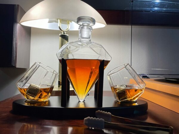 Darčeková sada na Whiskey poháre, decanter 850ML Diamond
