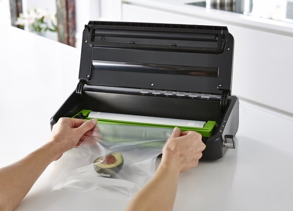 Vákuová zváračka fólií FoodSaver FFS005X