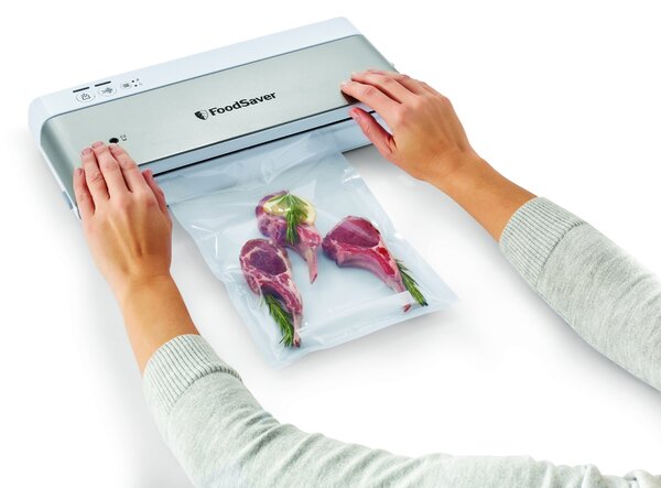 Kompaktná vákuová zváračka fólií FoodSaver VS0100X