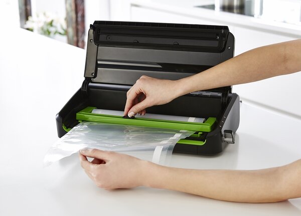 Vákuová zváračka fólií FoodSaver FFS005X
