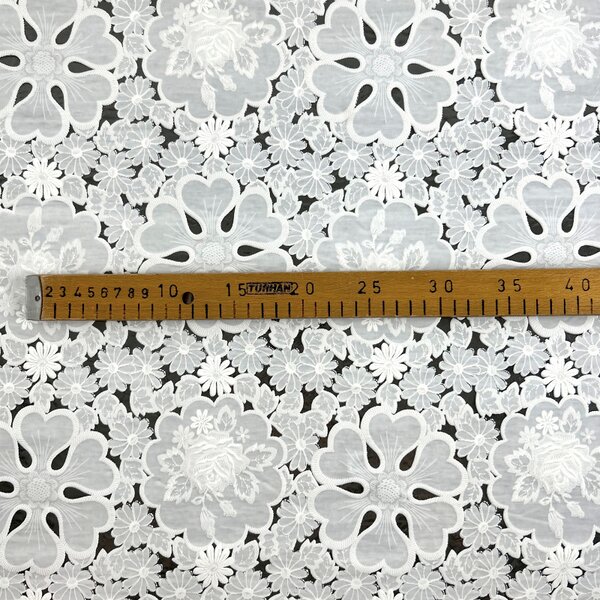 Obrus ​​PVC Easy Lace- čipkový - 105C, rolka 132cmx22m