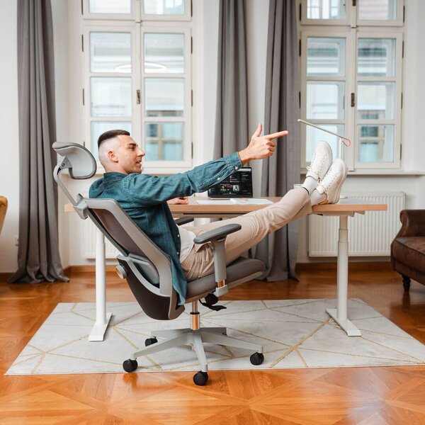 Liftor Space ergonomická kancelárska stolička, čierna