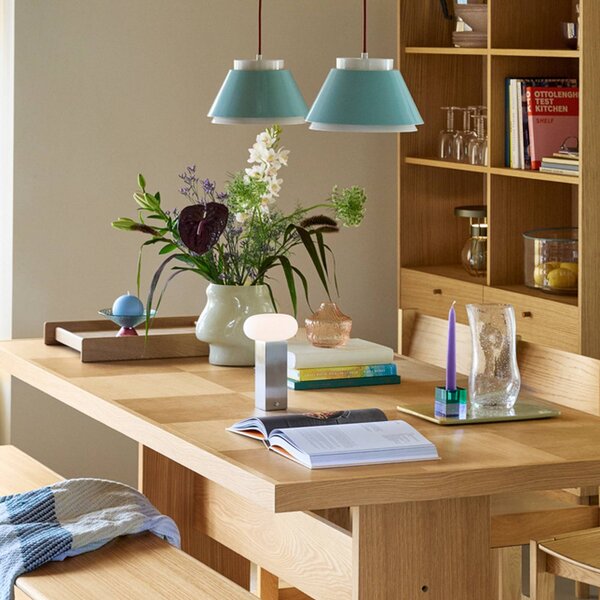 Stolová LED lampa na batérie LOW, v niklovom vyhotovení, výška 20 cm, kovová, Hliník / sivá / zinok, Obývacia izba / jedáleň, kov, Moderný, Stojacie svietidlo