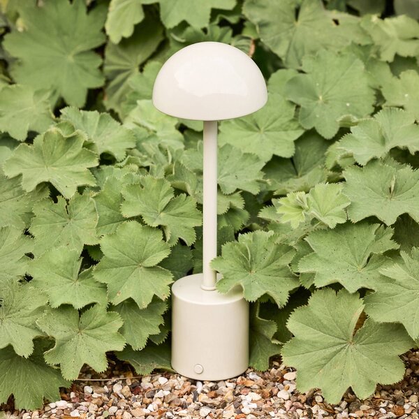 Hübsch Stolová LED lampa na batérie Taten, piesková farba, výška 30 cm, kov, Krémová / jantárovo žltá, kov, Moderný, Stojacie svietidlo