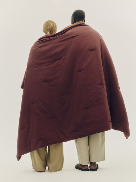 Prehoz na posteľ Air Quilt Iron Red 140 × 200 cm