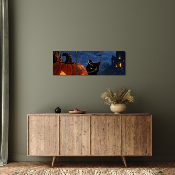 Obraz - Čierna mačka pri svietiacej tekvici na Halloween (s hodinami) (90x30 cm)