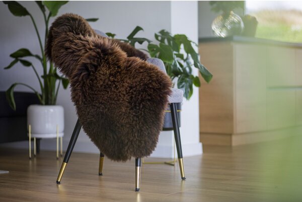 Ovčia kožušina tmavo hnedá Kožušina: M- 110x65 cm