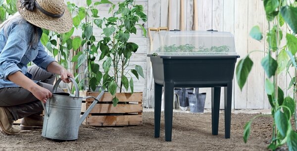 Plastové parenisko na nožičkách IPE600 59,6 cm - antracit