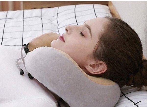 Soulima 19554 Masážny vankúš golier na krk SHIATSU sivobéžový
