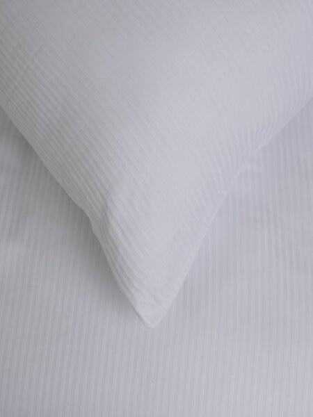 Hotelový povlak na prikrývku 140 x 200 cm - prúžok 4 mm