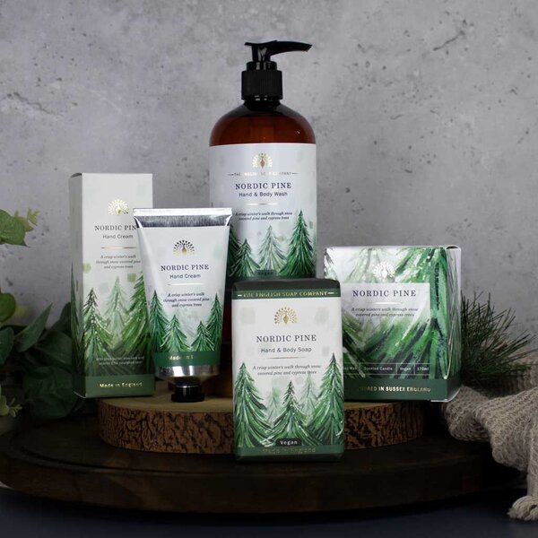Vonná sójová sviečka Nordic Pine 170 ml