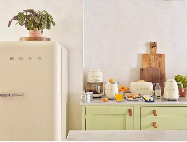 Krémovo-biela varná kanvica SMEG 50's Retro Style