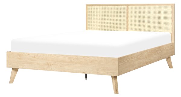 Posteľ svetlé drevo ratanová dvojlôžko 140 x 200 cm MDF rám s roštom minimalistický boho dizajn spálňa