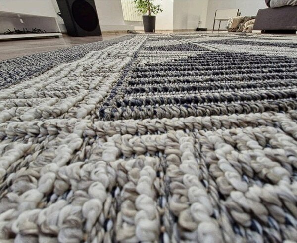 Koberec Boho 874-S sivý s geometrickým kockovaným vzorom Rozmer: 60x100 cm