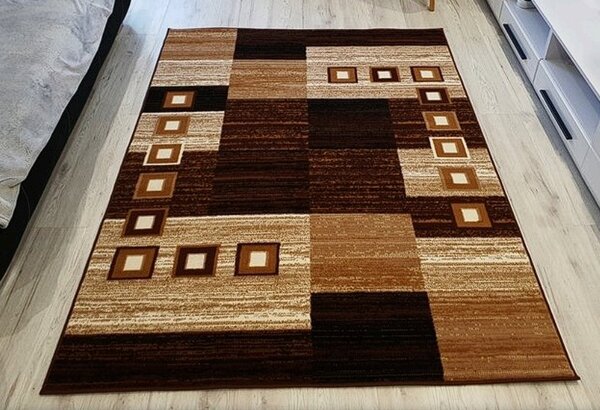 Hnedo-čierny koberec so vzorom kocky Shiraz BCF – nízky vlas Rozmer: 50x80 cm