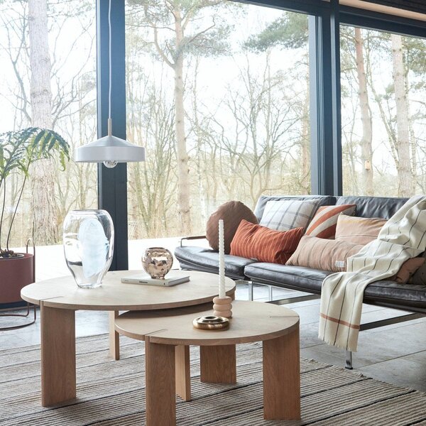 Okrúhly konferenčný stolík z dubového dreva v prírodnej farbe ø 65 cm Oy – OYOY Living Design