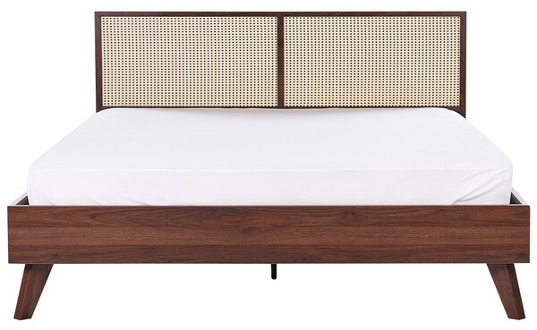 Posteľ tmavé drevo ratanové čelo 180 x 200 cm MDF rám s roštom minimalistický boho dizajn spálňa