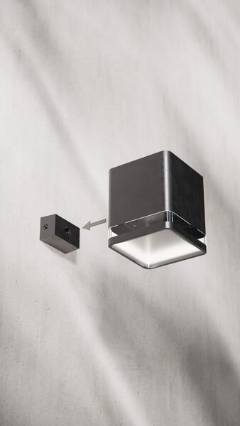 Philips 8720169386815 Virona solárne nástenné svietidlo LED 1,8W/200lm 2700K IP44 čierna