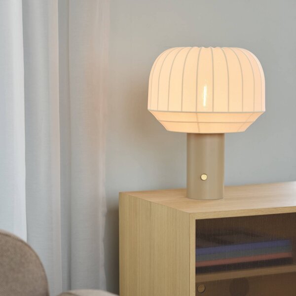 Northern stolová lampa Tradition, textil, biela, E27, Biela / opálová, Obývacia izba / jedáleň, Dizajn, Stojacie svietidlo