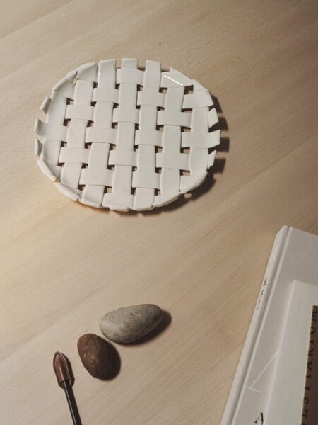 Ferm Living Keramický tanier Plait Platter, off-white