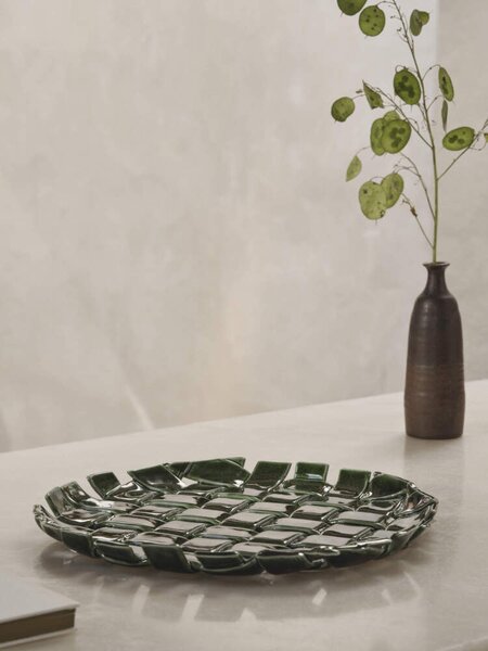 Ferm Living Keramický tanier Plait Platter, emerald green