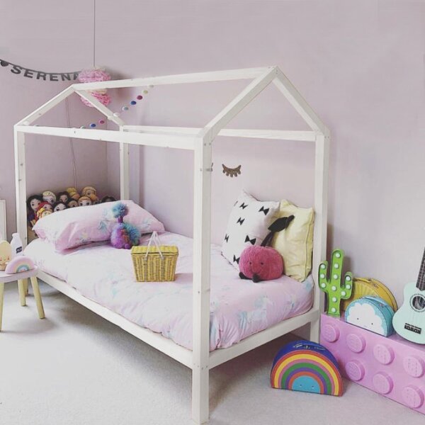 Biela domčeková Montessori posteľ IMPRES