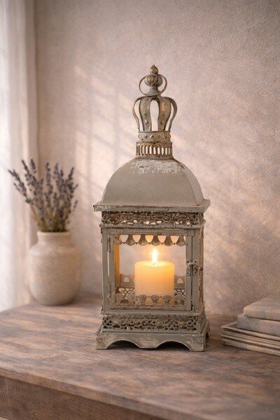 Zelenosivý dekoračný zdobený lampáš Igla - 20*20*51 cm - Clayre & Eef