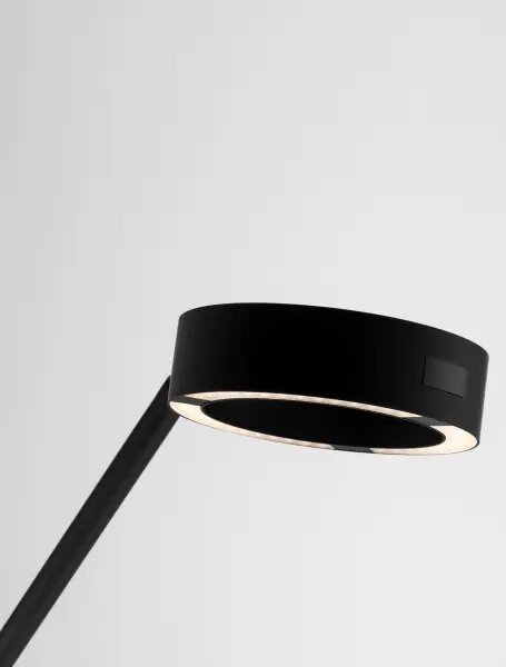LED stmievateľná čierna stojaca lampa Afi