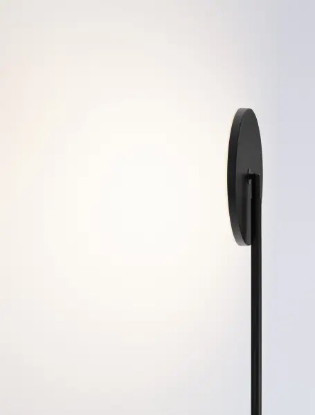 LED stmievateľná biela stojaca lampa Sinkro