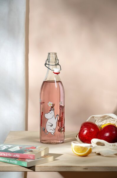 Muurla Sklenená fľaša Moomin Wild Strawberries 1l
