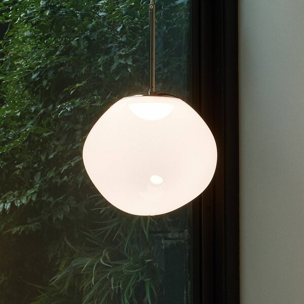 Tom Dixon LED závesné svietidlo Melt, Ø 50 cm, opálová/strieborná farba, Biela / opálová, Obývacia izba / jedáleň, Plast, Dizajn, Závesné svietidlo