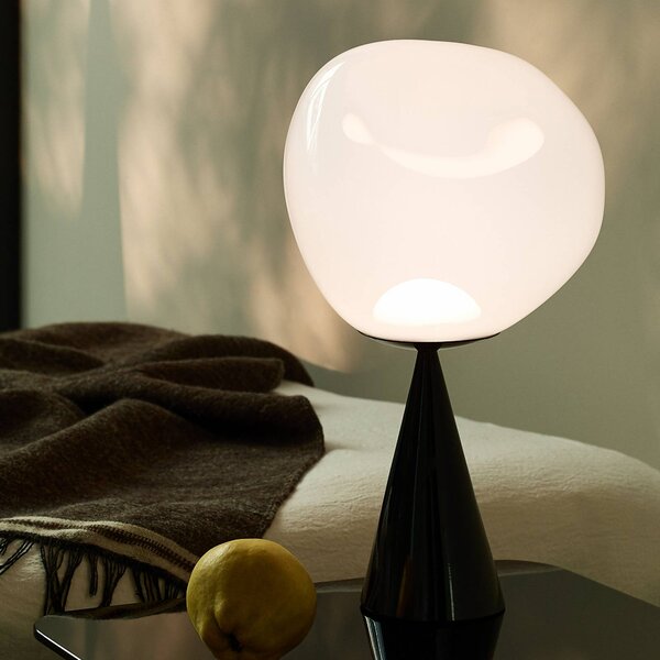 Tom Dixon Stolová LED lampa Melt Cone Fat, opálová/čierna, 47 cm, Čierna, Obývacia izba / jedáleň, kov, Dizajn, Stojacie svietidlo