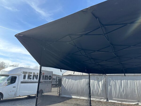 Nůžkový podiový stan 4,5x4,5 m FOH Typ konštrukcie: BEZ INTEGROVANÉHO KŠILTU