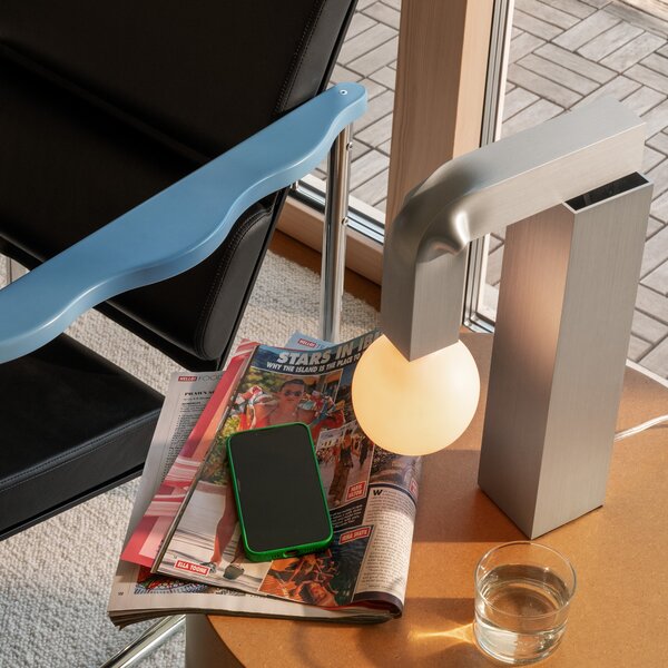 Stolová lampa Knuckle, Brushed Aluminum – Hem