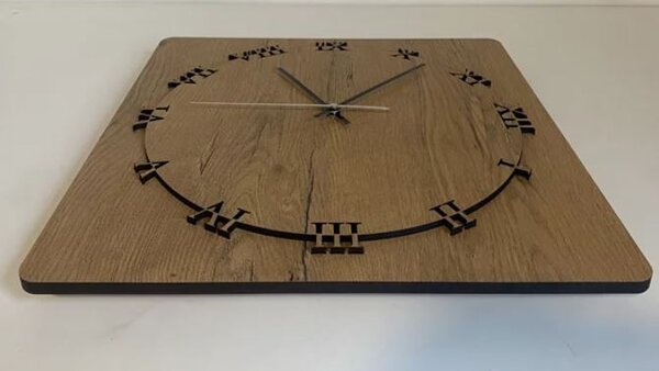 Drevené štvorcové hodiny Rím (Designové hodiny s tichým chodom 40x40 cm)
