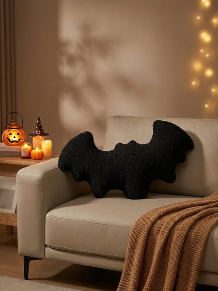 Sinsay - Halloweensky dekoratívny vankúš v tvare netopiera - čierna